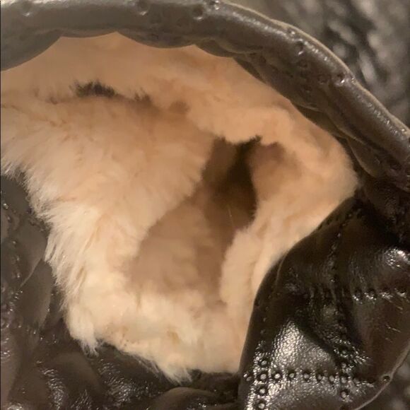 🎉final deal  🎉Black faux fur jacket - Picture 3 of 10